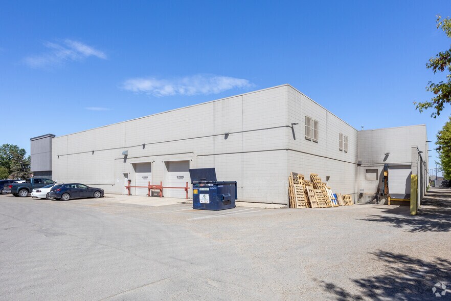 More Photos Of 2127 50 Ave, Red Deer Freestanding For Lease