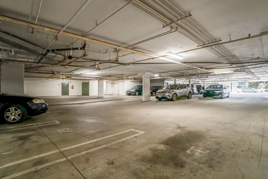 More Photos Of 6925 Kittyhawk Ave, Los Angeles Apartments For Sale