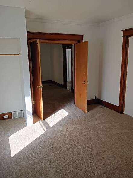 More Photos Of 315 Augusta Ave, Dekalb Apartments For Sale