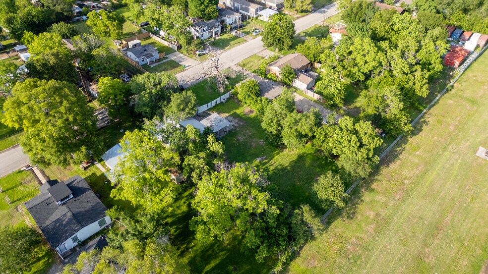 More Photos Of 141 Campbell Ave, Pasadena Specialty For Sale