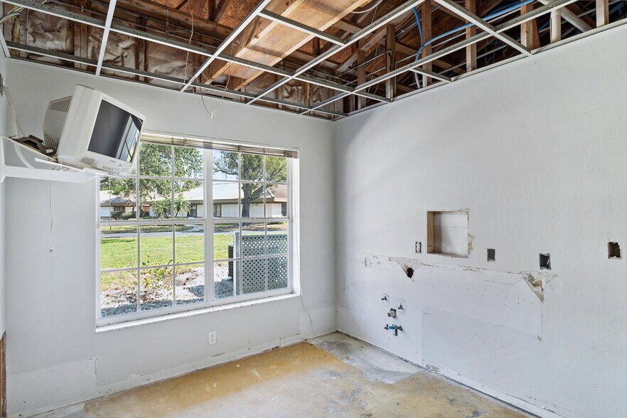 More Photos Of 40 Barkley Cir, Fort Myers Medical For Lease