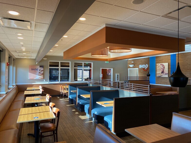 More Photos Of 9700 State Route 14, Streetsboro Freestanding For Lease