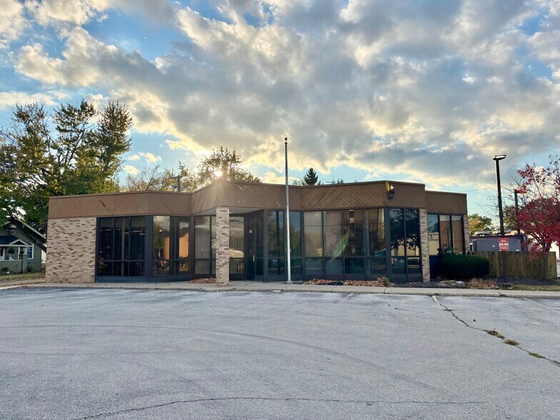 More Photos Of 1103-1225 W State Blvd, Fort Wayne Storefront For Lease