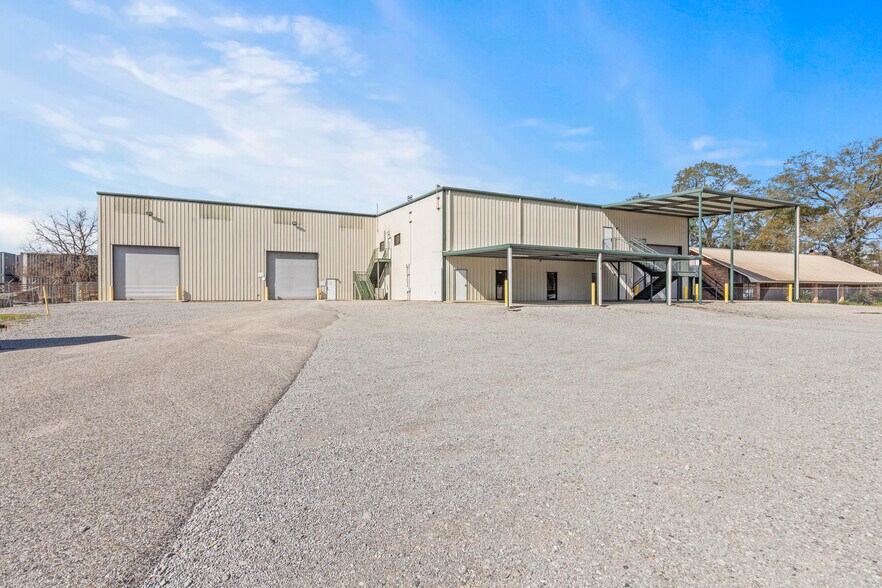 More Photos Of 1016 N Cruse Ave, Broussard Warehouse For Sale