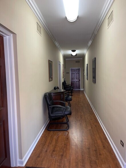 More Photos Of 105 S 4th St, Mebane Medical For Lease