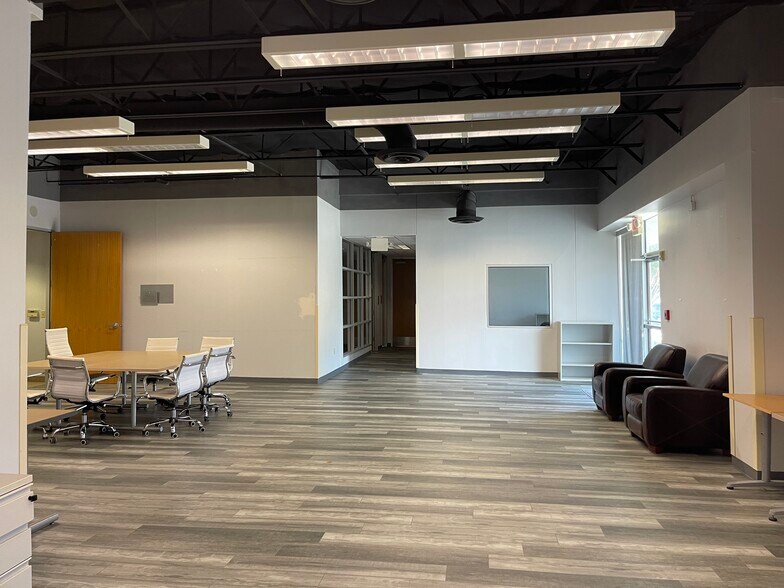 More Photos Of 1320 W Walnut Hill Ln, Irving Medical For Sale