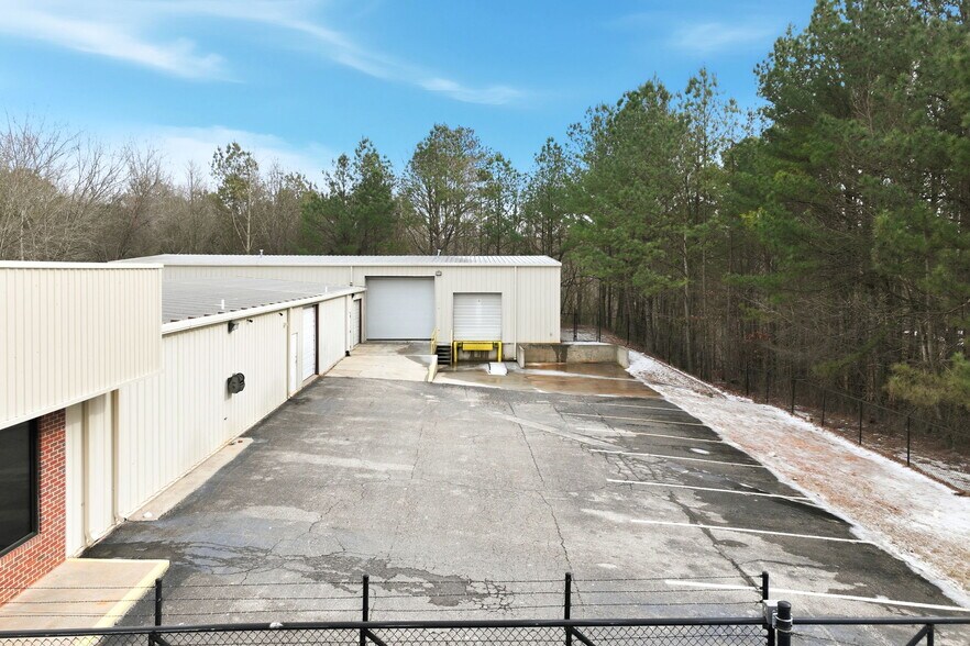 More Photos Of 3743 Old Flowery Branch Rd, Oakwood Warehouse For Lease