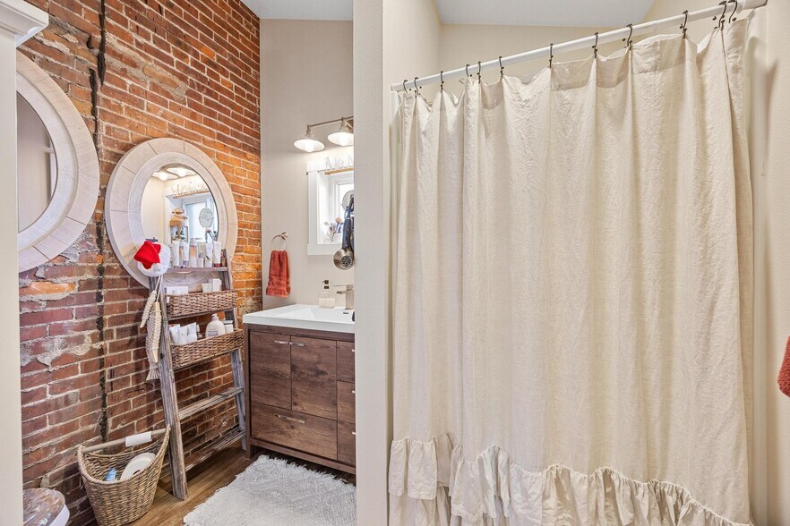 More Photos Of 116 W 5th St, Tipton Research And Development For Sale