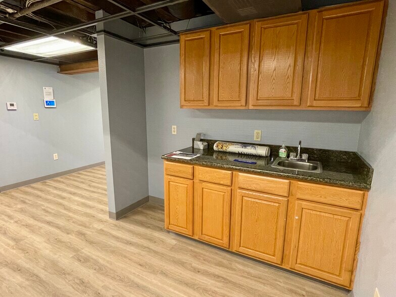 More Photos Of 1250-1252 FULTON St, Fresno Storefront Retail Office For Lease