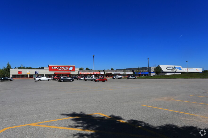 Primary Photo Of 279 Yonge St, Barrie Storefront For Lease