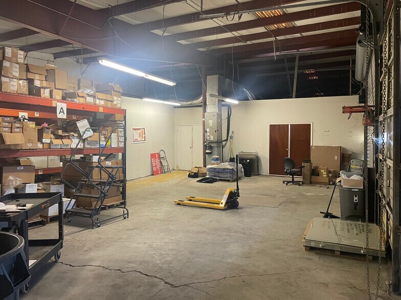 More Photos Of 750 Lakeside Dr, Mobile Light Distribution For Lease