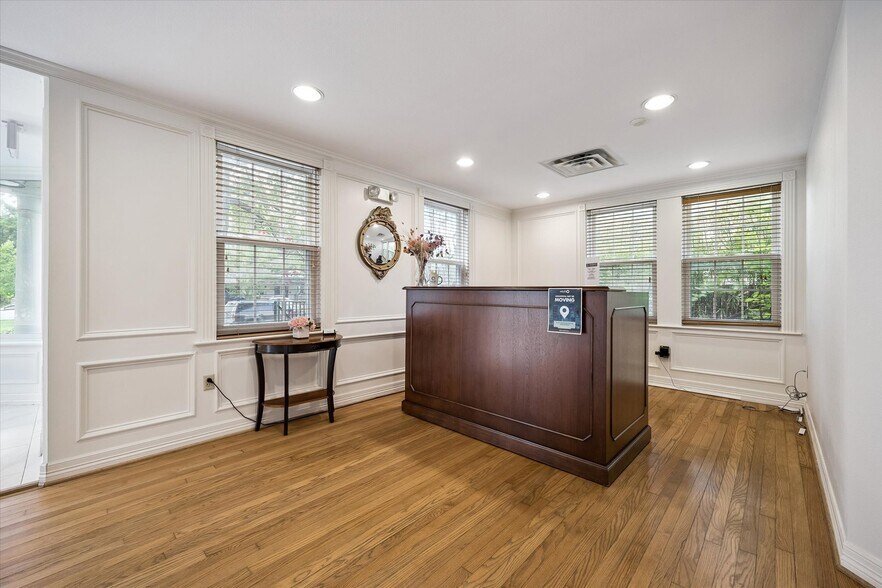 More Photos Of 4305 Yoakum Blvd, Houston Office For Sale