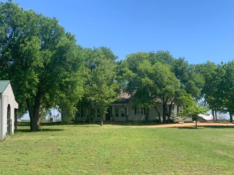 More Photos Of 5518 County Road 126, McKinney Office Residential For Lease