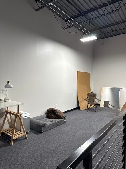 More Photos Of 1925 Deer Creek Rd, Monument Showroom For Lease