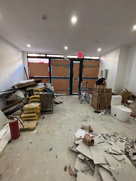 More Photos Of 96 Moore St, Brooklyn Storefront For Lease