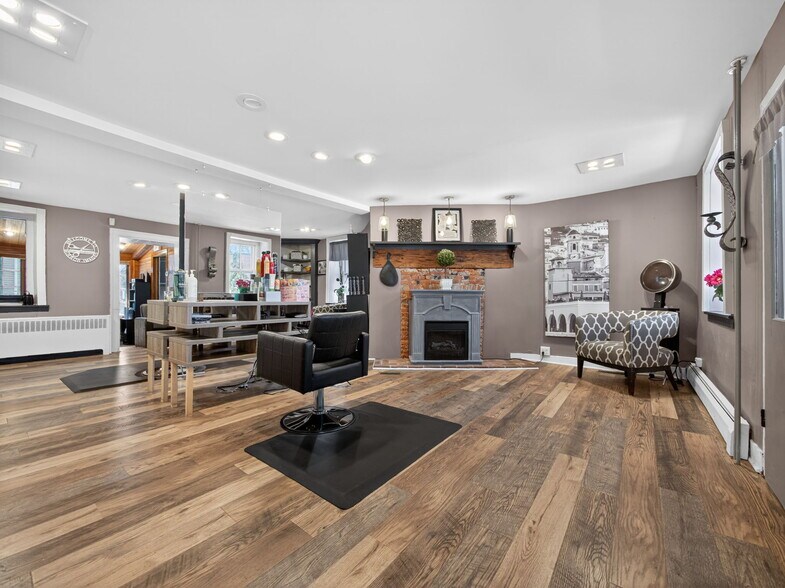 More Photos Of 1434-1436 W Broad St, Quakertown Office For Sale