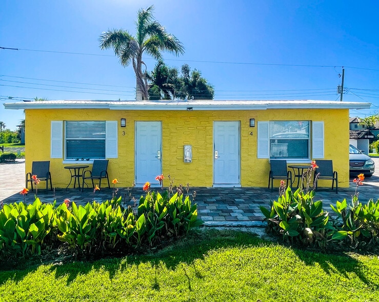 More Photos Of 14621 McGregor Blvd, Fort Myers Apartments For Sale