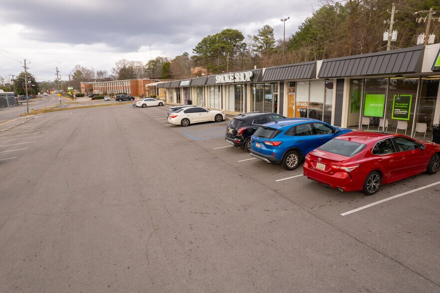 More Photos Of 409-453 Huffman Rd, Birmingham Unknown For Lease