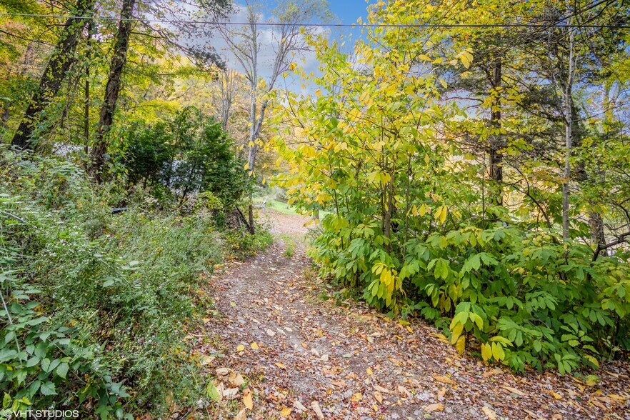 More Photos Of 3 Horsemens Trl, Cold Spring General Retail For Sale