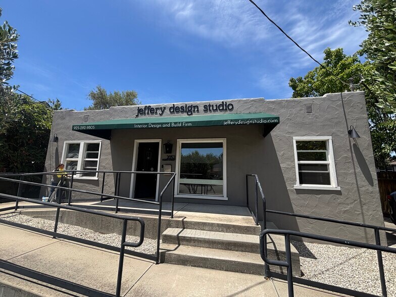More Photos Of 2052 4th St, Livermore Freestanding For Lease