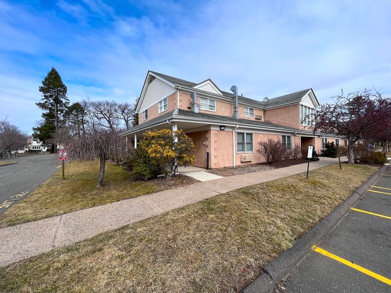 More Photos Of 745 Burnside Ave, East Hartford Schools For Sale