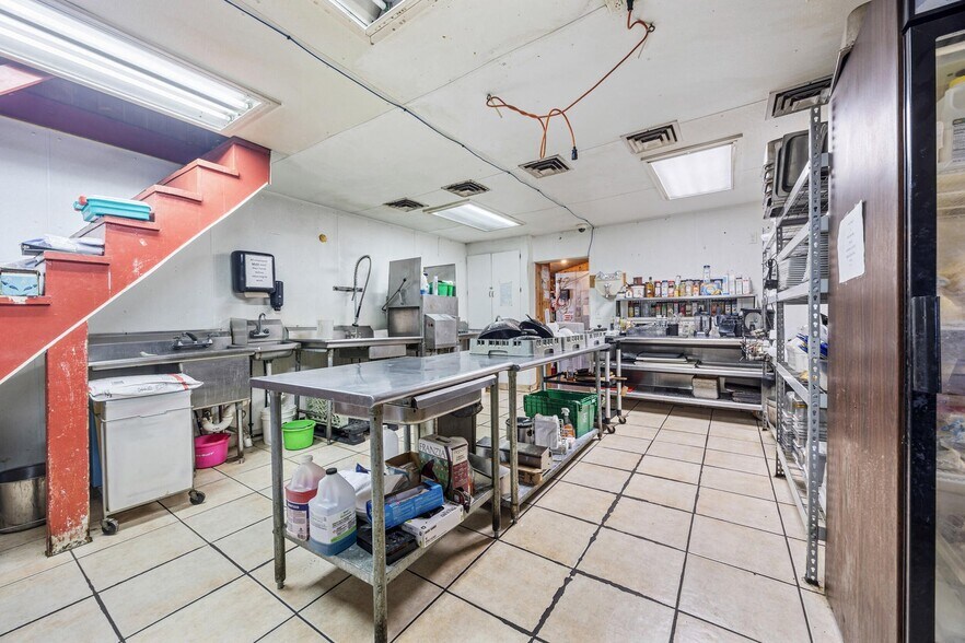 More Photos Of 511 Fergus Ave, Erhard Restaurant For Sale