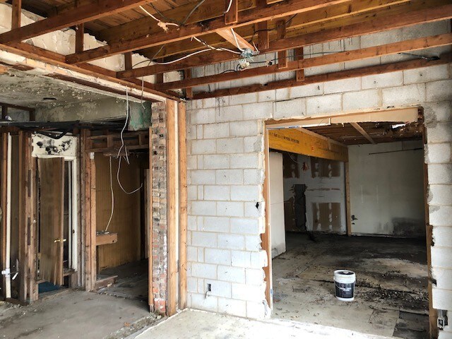 More Photos Of 1102 Main St, Commerce Storefront For Sale