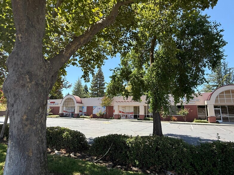 More Photos Of 9370 W Stockton Blvd, Elk Grove Office For Lease