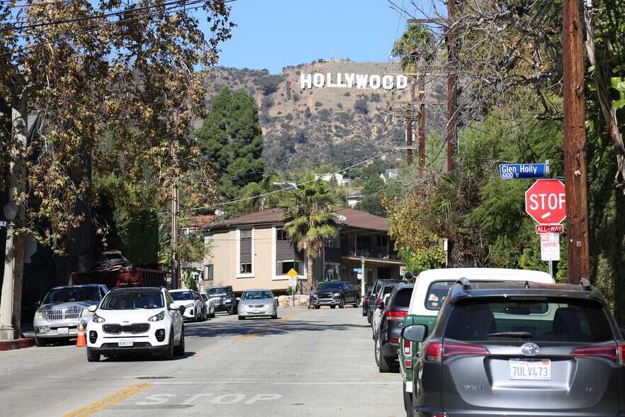 More Photos Of 2649 N Beachwood Dr, Los Angeles Apartments For Sale
