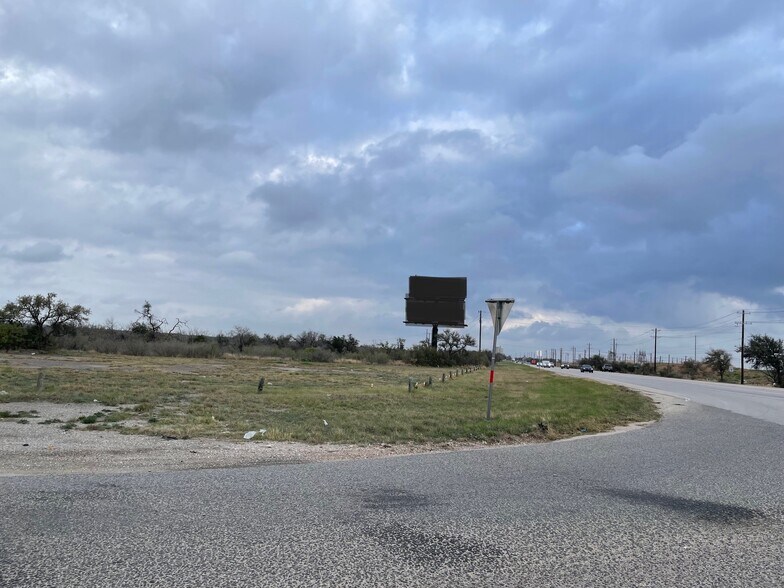More Photos Of 8160 U.S. 281 hwy, Marble Falls Land For Sale