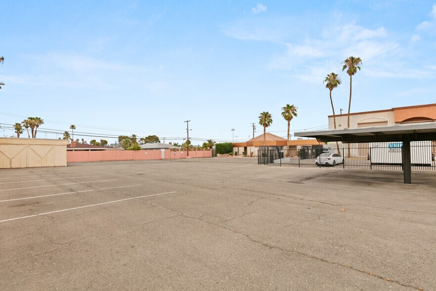 More Photos Of 872 E Sahara Ave, Las Vegas Medical For Lease