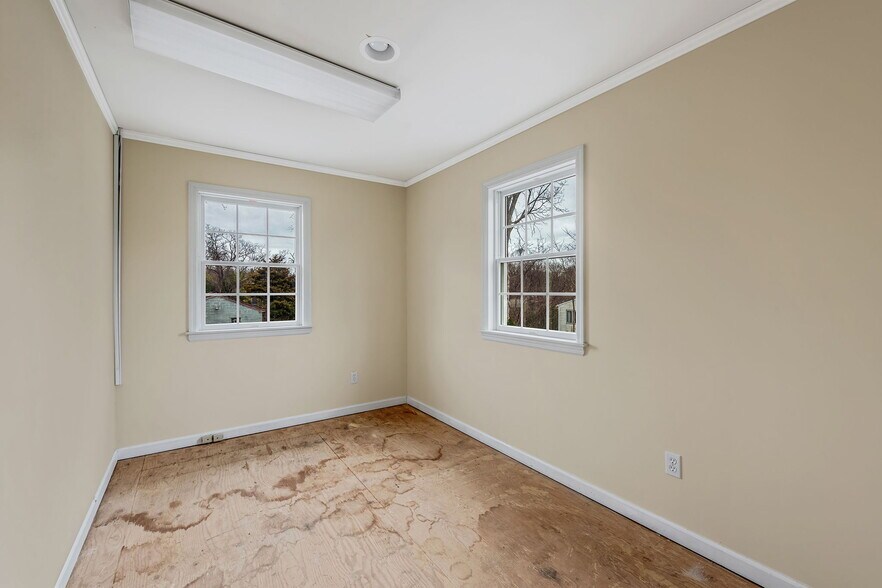 More Photos Of 1360 Montauk Hwy, Mastic Office For Sale