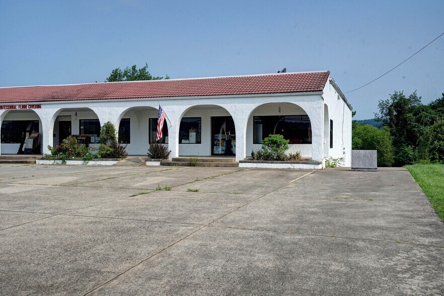 More Photos Of 4495 Teays Valley Rd, Scott Depot General Retail For Sale