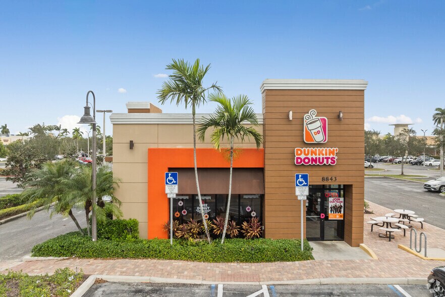 More Photos Of 8751-8795 Southern Blvd, West Palm Beach General Retail For Sale