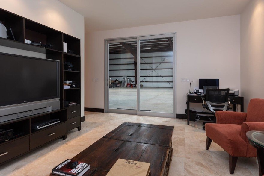 More Photos Of 18000 Groeschke Rd, Houston Airplane Hangar For Sale