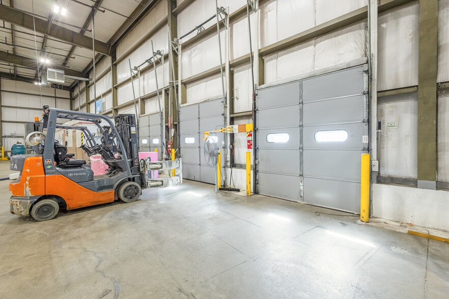 More Photos Of 21 Industrial Rowe, Gardner Warehouse For Lease