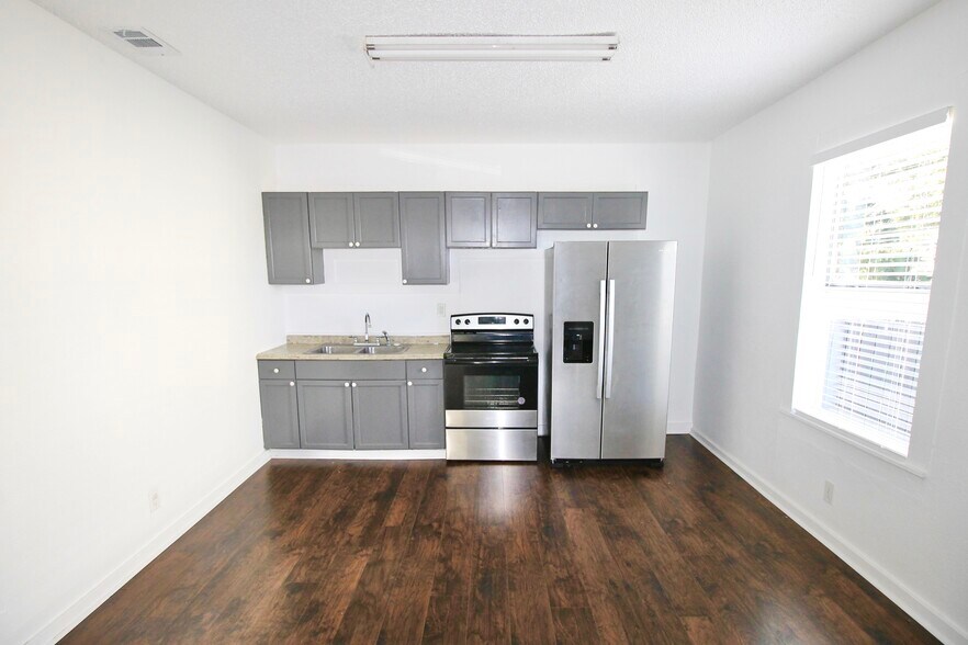 More Photos Of 610 Dundee Rd, Dundee Storefront Retail Residential For Sale