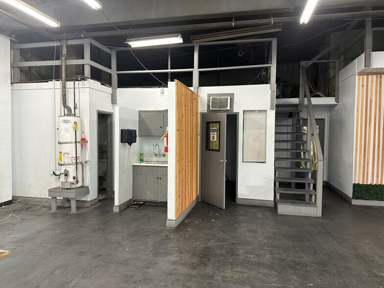 More Photos Of 6430 Roland St, Buena Park Warehouse For Sale