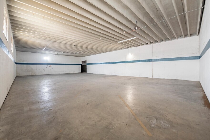 More Photos Of 7250 NW 41st St, Miami Warehouse For Lease
