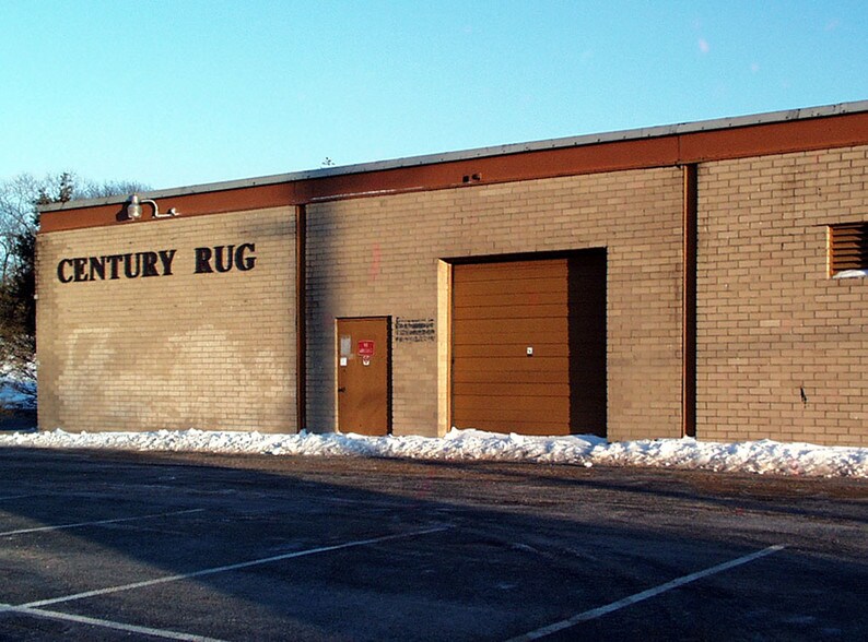 More Photos Of 210 Express St, Plainview Warehouse For Lease