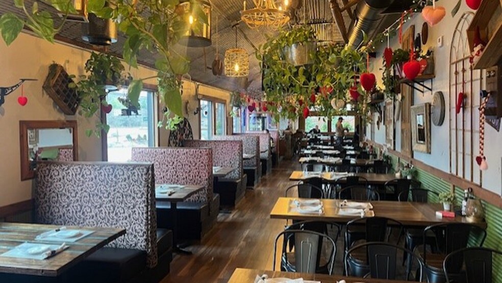 More Photos Of 216 Woodside Ave, Newton Restaurant For Sale