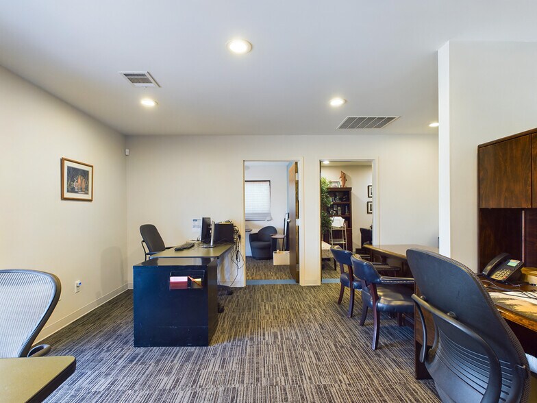 More Photos Of 1407 W University Dr, McKinney Medical For Sale