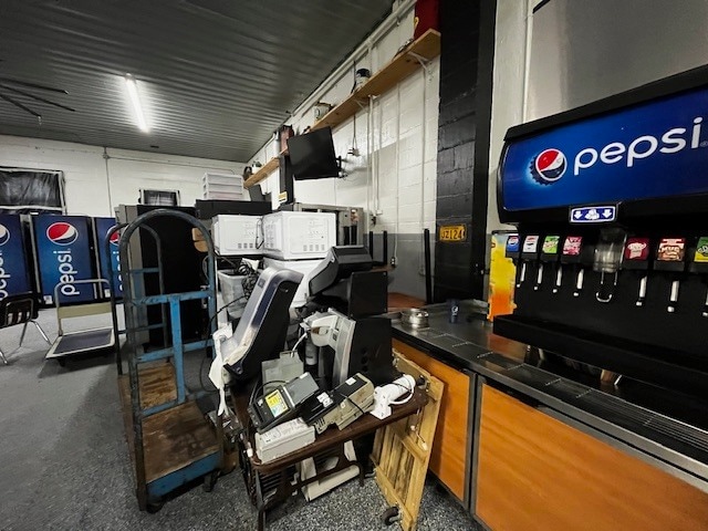 More Photos Of 220 Forest View Rd, Saint Marys Flex For Sale