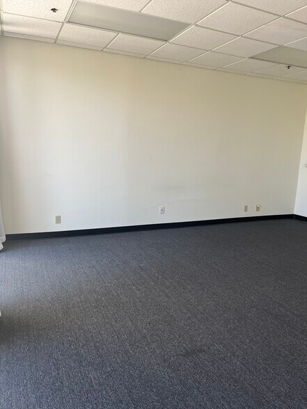 More Photos Of 4730-4780 Calle Quetzal, Camarillo Warehouse For Lease