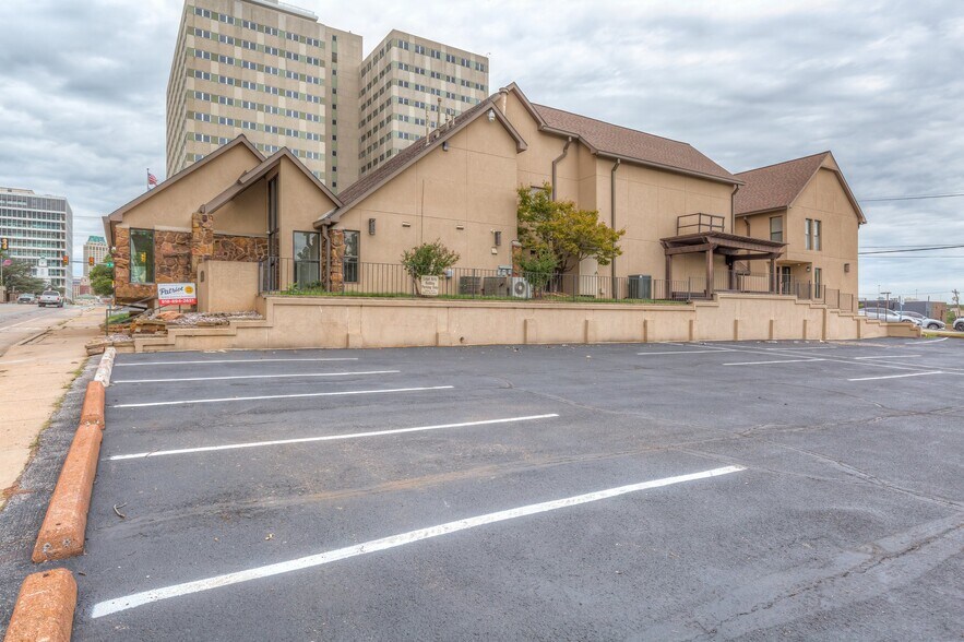 More Photos Of 1515 S Boulder Ave, Tulsa Office For Lease