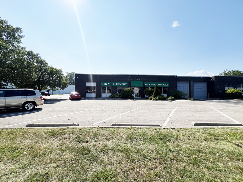 Primary Photo Of 2480-2490 S Wolf Rd, Des Plaines Manufacturing For Lease