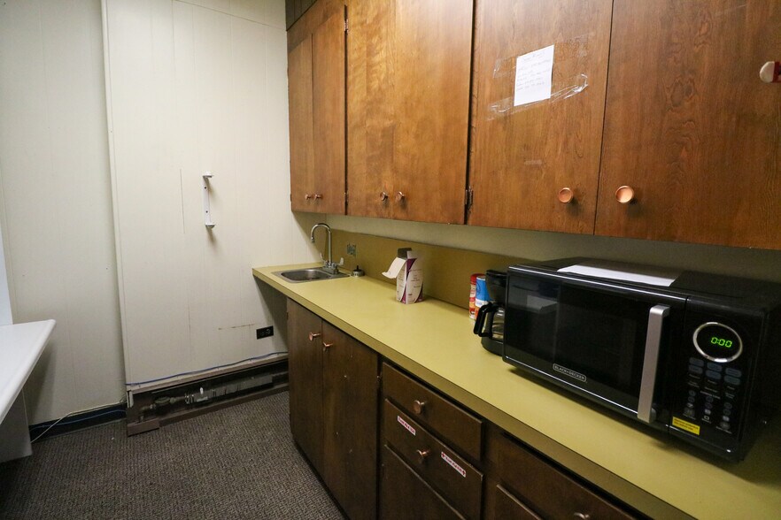 More Photos Of 320 Central Ave, Coos Bay Office For Sale