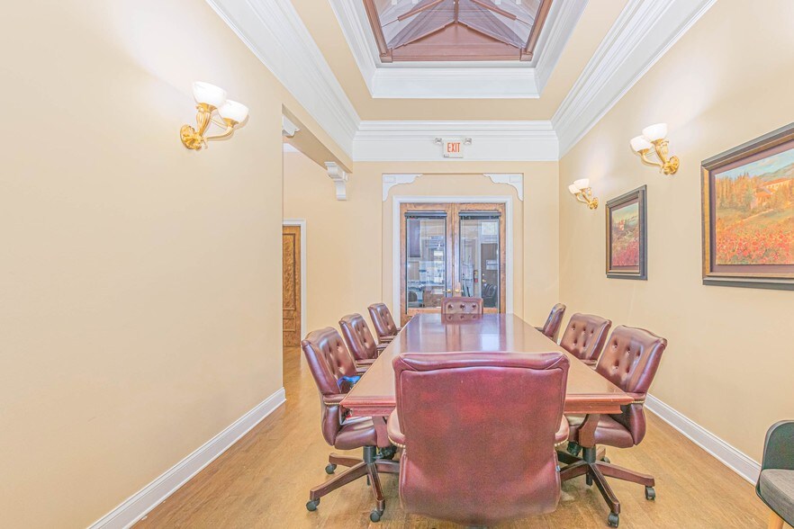 More Photos Of 110 W Indiana Ave, Deland Office For Lease