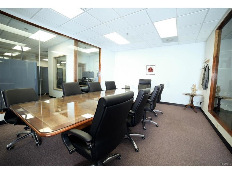 More Photos Of 87 Taft Ave, Newburgh Distribution For Sale