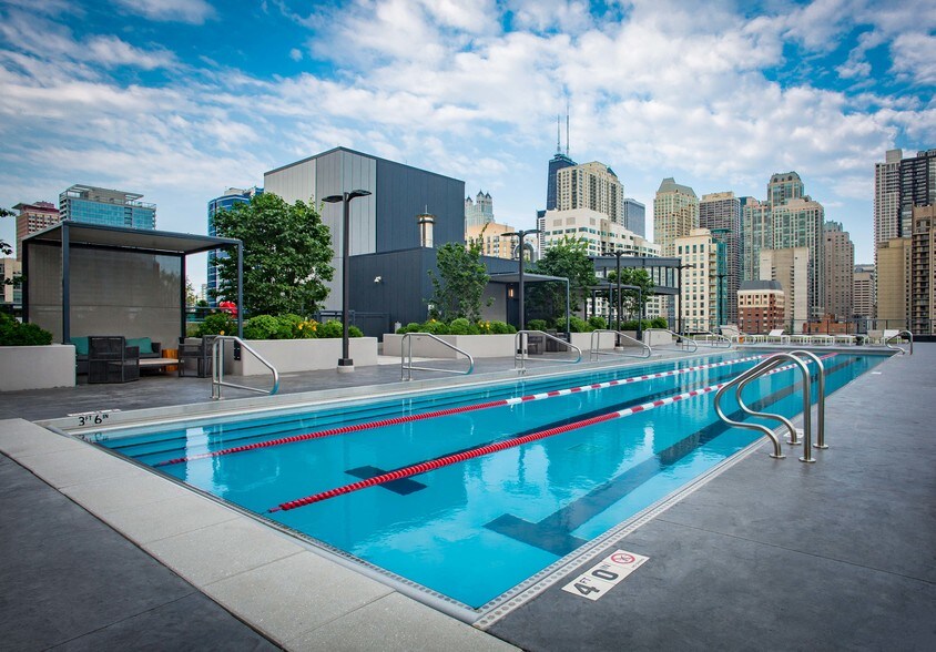 More Photos Of 637-643 N Wells St, Chicago Apartments For Lease